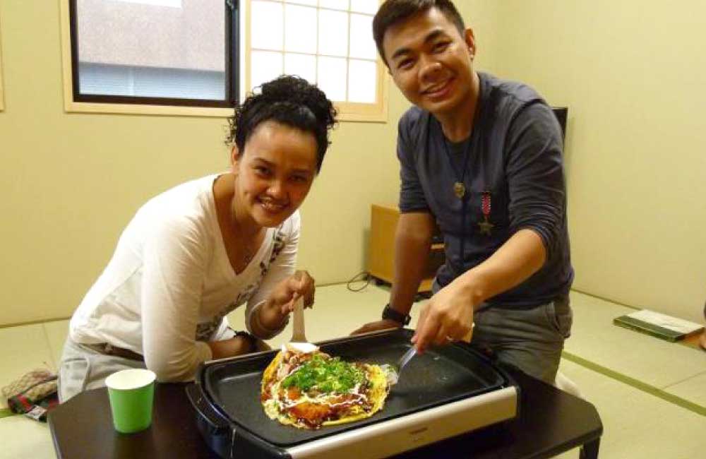 Okonomiyaki cooking